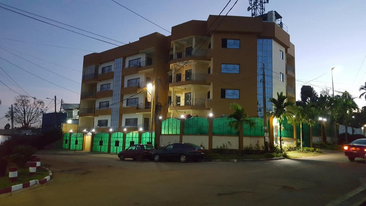Residences Hotelieres Micheline Et Emile Bastos Yaoundé Buitenkant foto