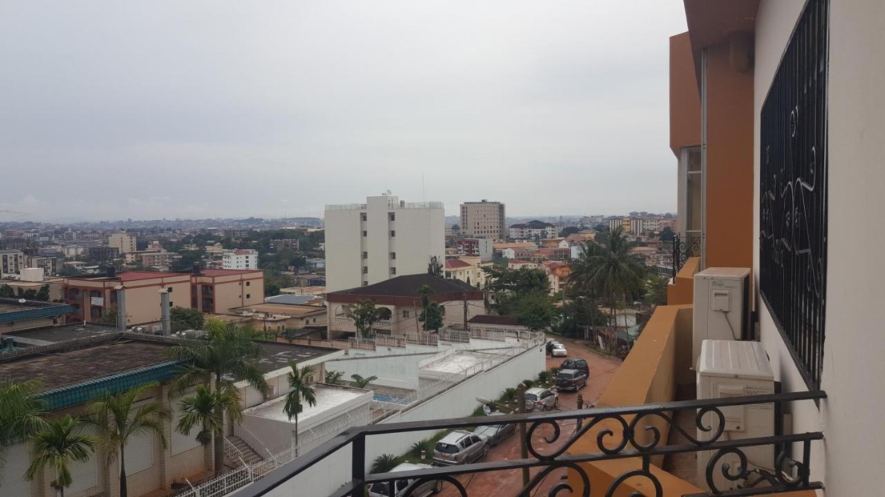 Residences Hotelieres Micheline Et Emile Bastos Yaoundé Buitenkant foto