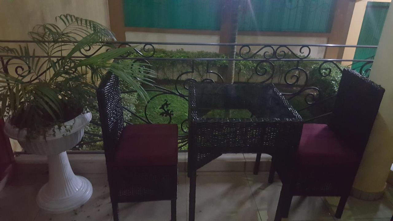 Residences Hotelieres Micheline Et Emile Bastos Yaoundé Buitenkant foto