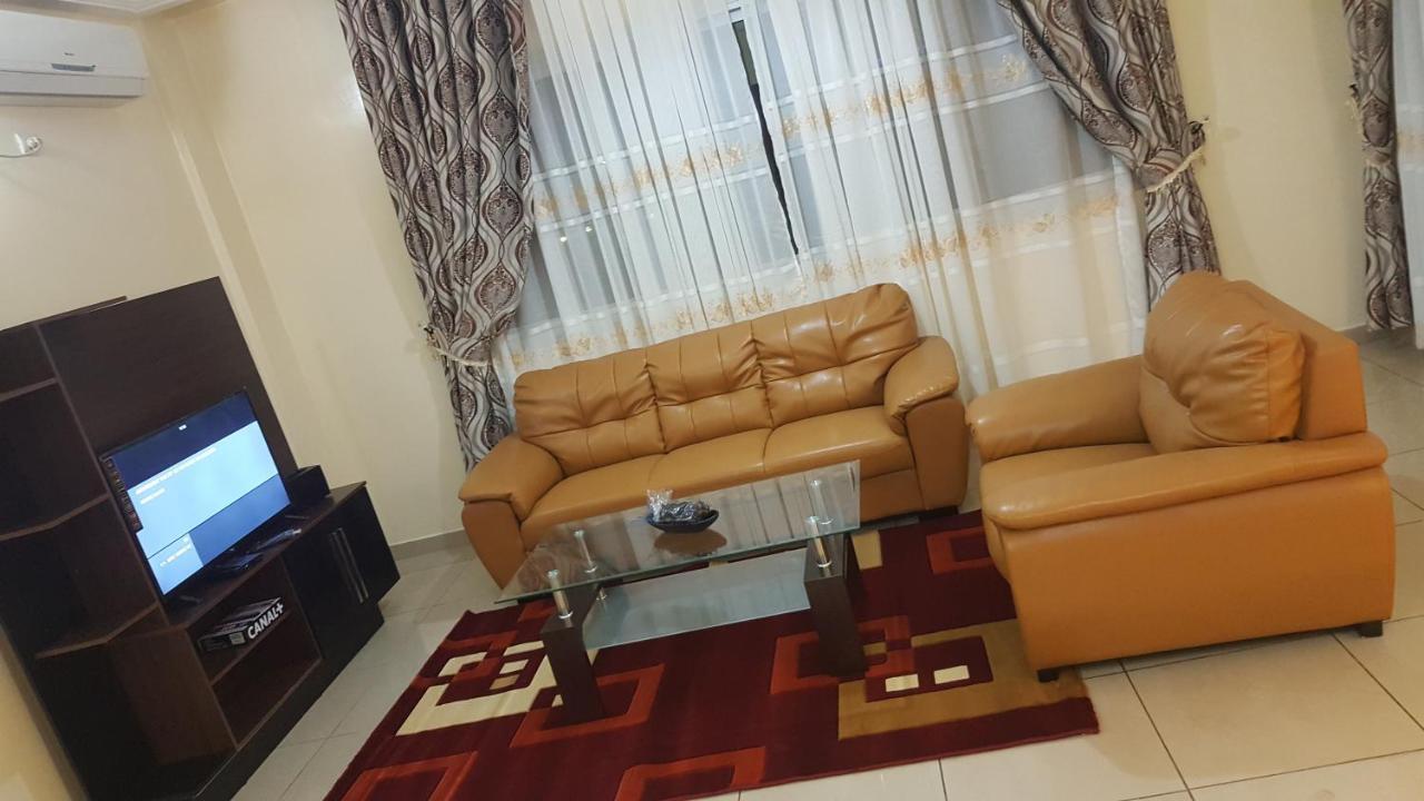 Residences Hotelieres Micheline Et Emile Bastos Yaoundé Buitenkant foto
