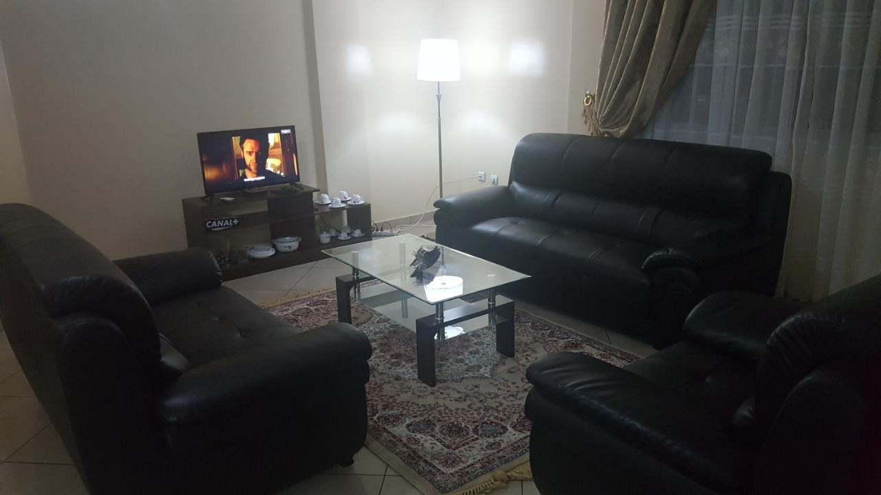 Residences Hotelieres Micheline Et Emile Bastos Yaoundé Buitenkant foto