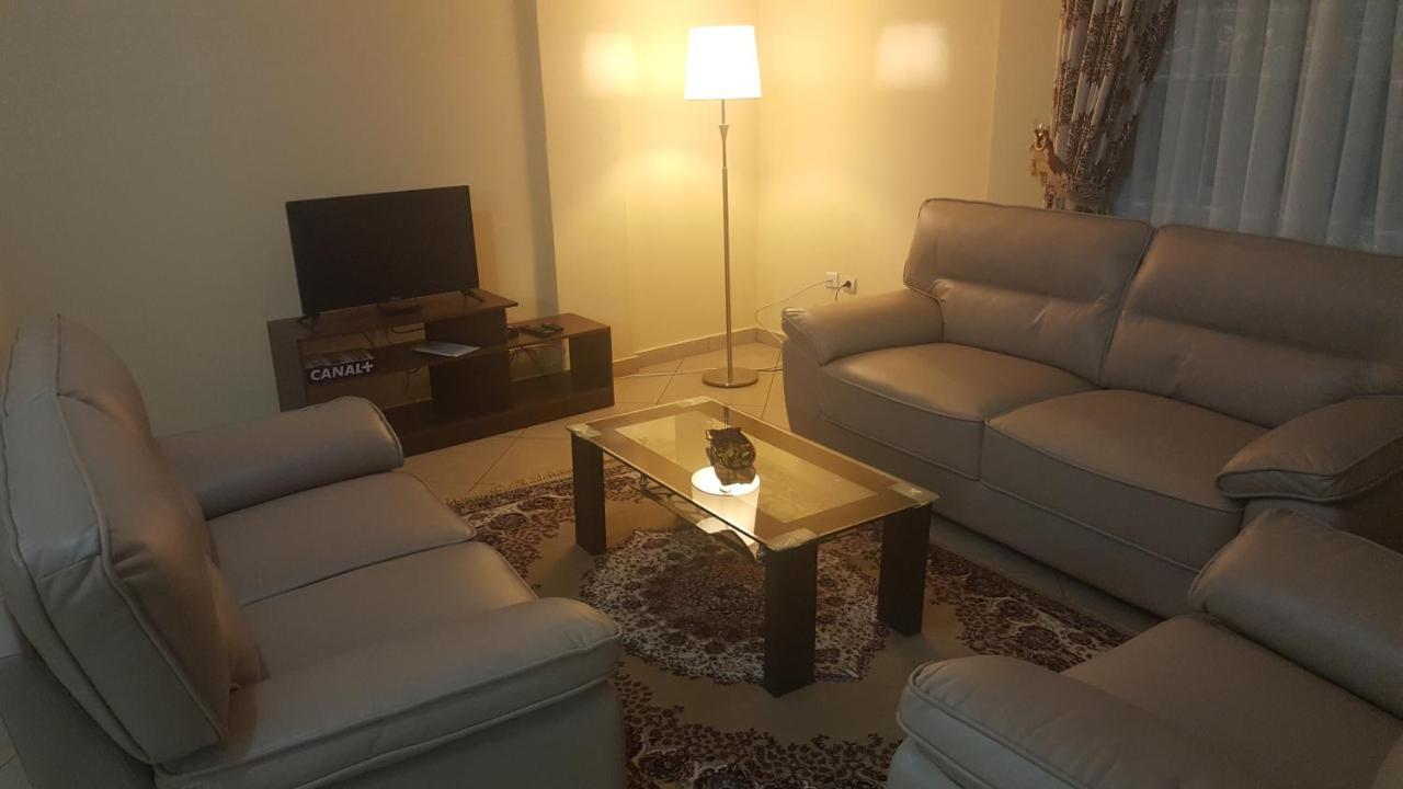 Residences Hotelieres Micheline Et Emile Bastos Yaoundé Buitenkant foto