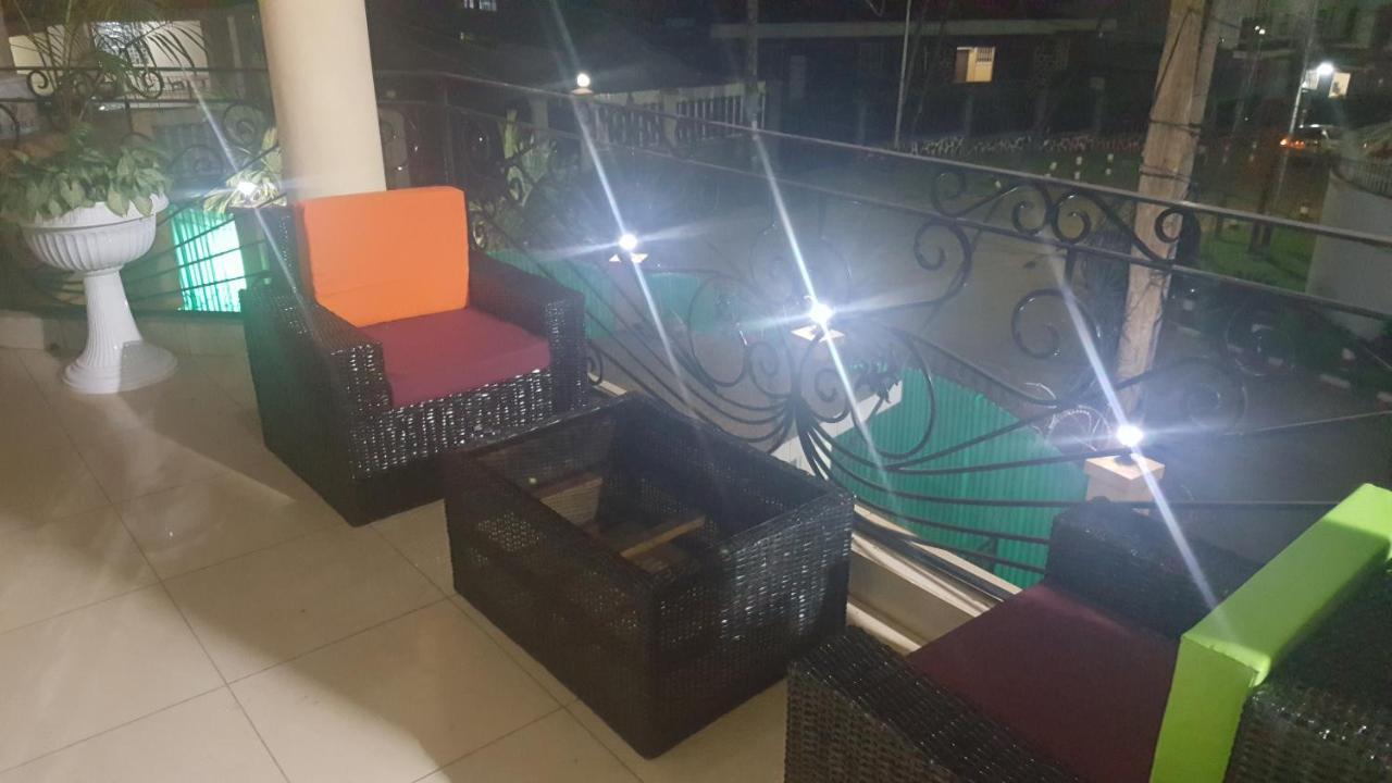 Residences Hotelieres Micheline Et Emile Bastos Yaoundé Buitenkant foto