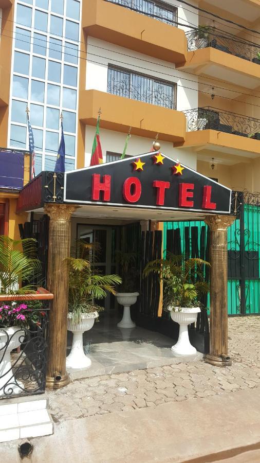 Residences Hotelieres Micheline Et Emile Bastos Yaoundé Buitenkant foto